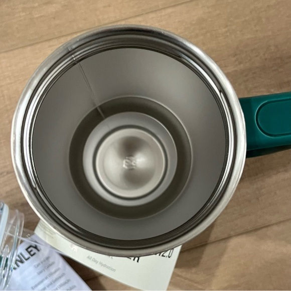 Stanley Quencher 2.0 40oz Flowstate Green Pine Tumbler Straw 11 Hour Cold Hot‎ - Picture 8 of 16